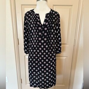 Old Navy Tunic Dress sz LARGE black medallion, pleated - great deal!